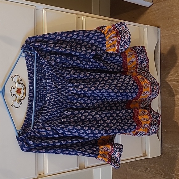 Border print blouse with ruffled sleeves - Picture 1 of 3